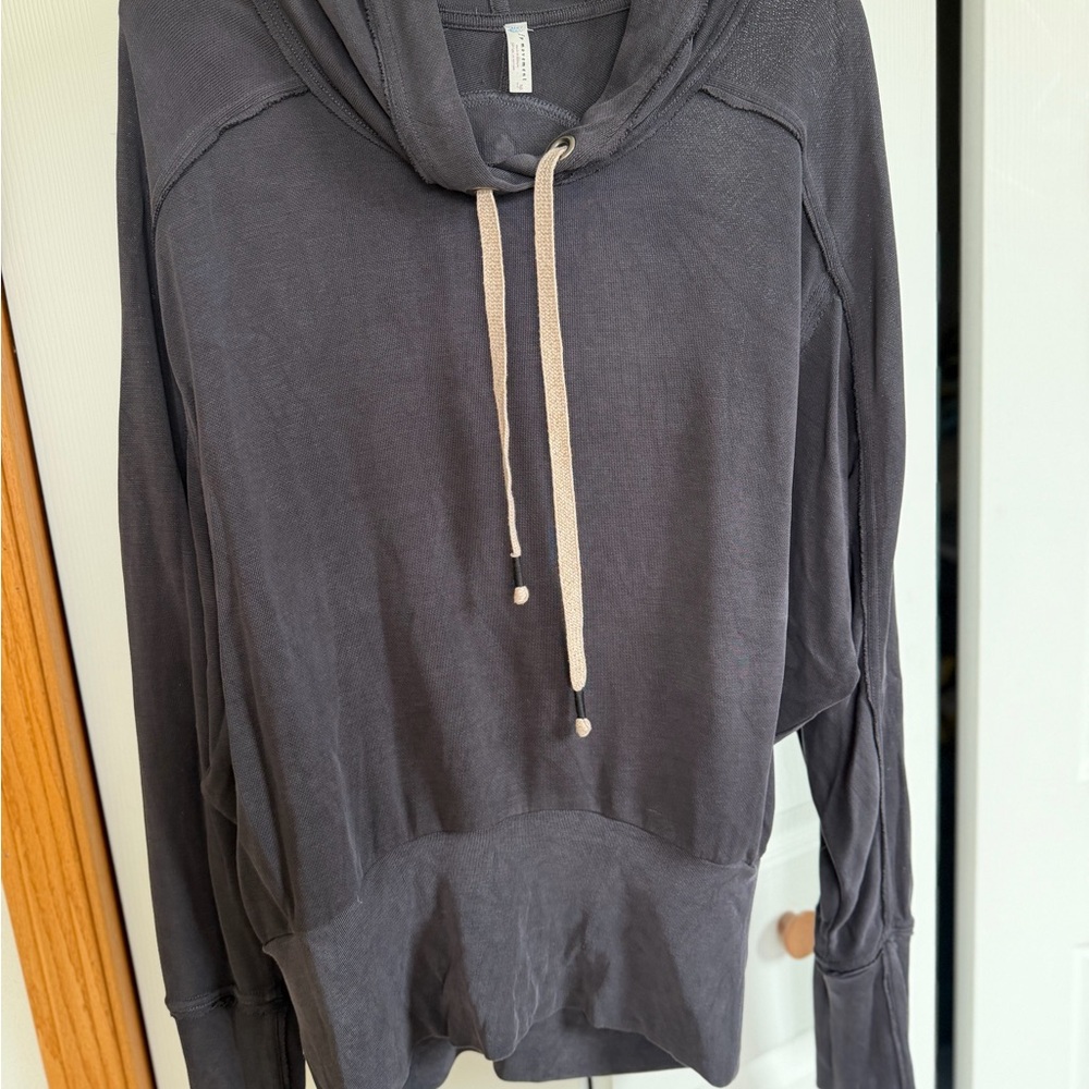 Women’s Free People Movement Gray Hooded Pullover size large